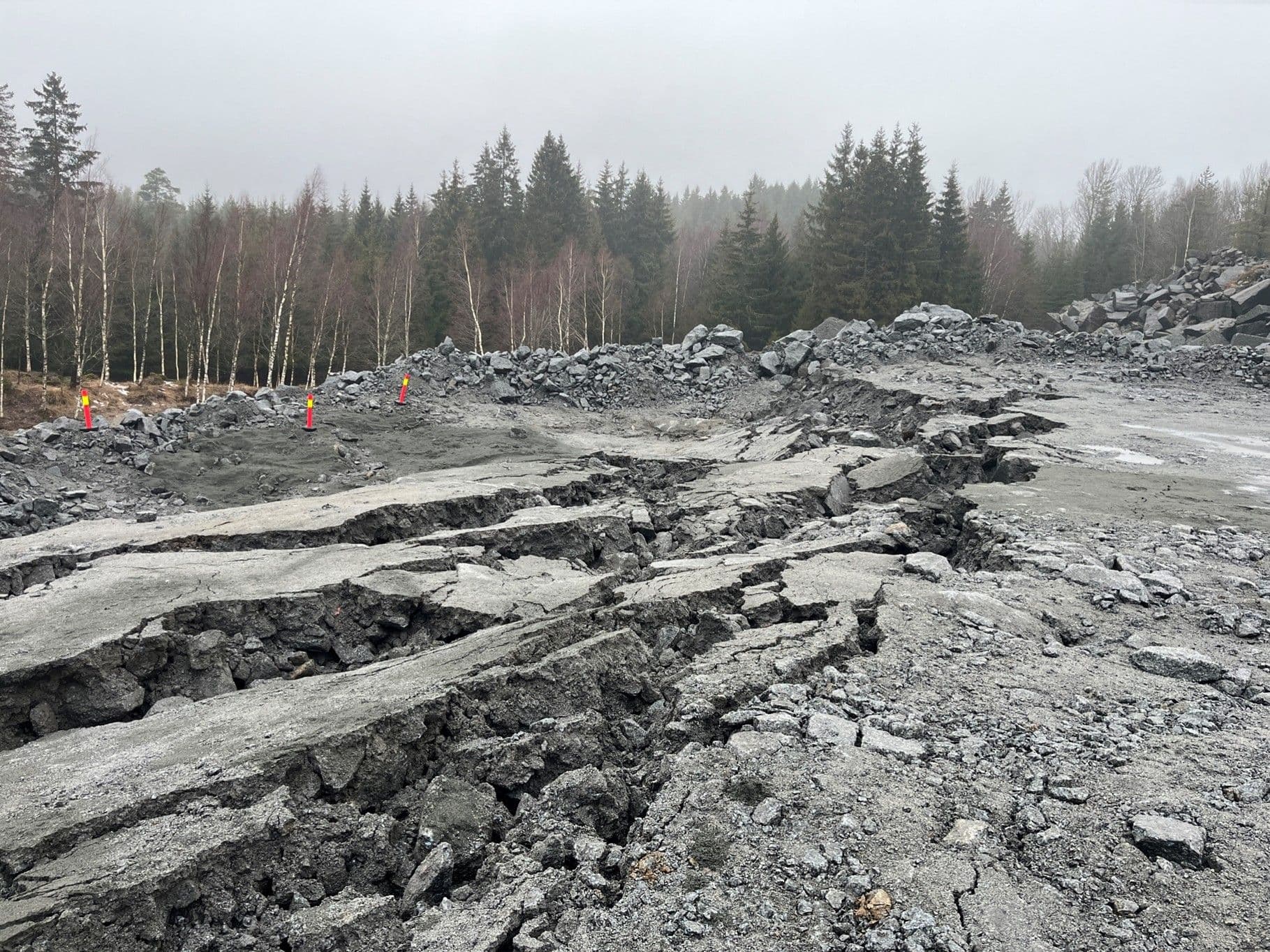 Larvik. Krukåsen steinbrudd, utglidning – bilde 3